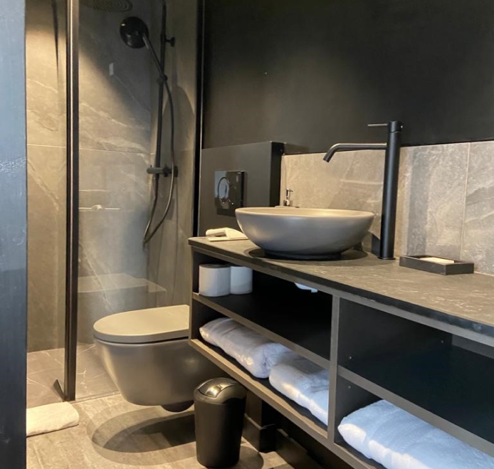 Misandeau Menuiserie Interieure Et Exterieure A Angers En Maine Et Loire 49 Agencement De Salle De Bains